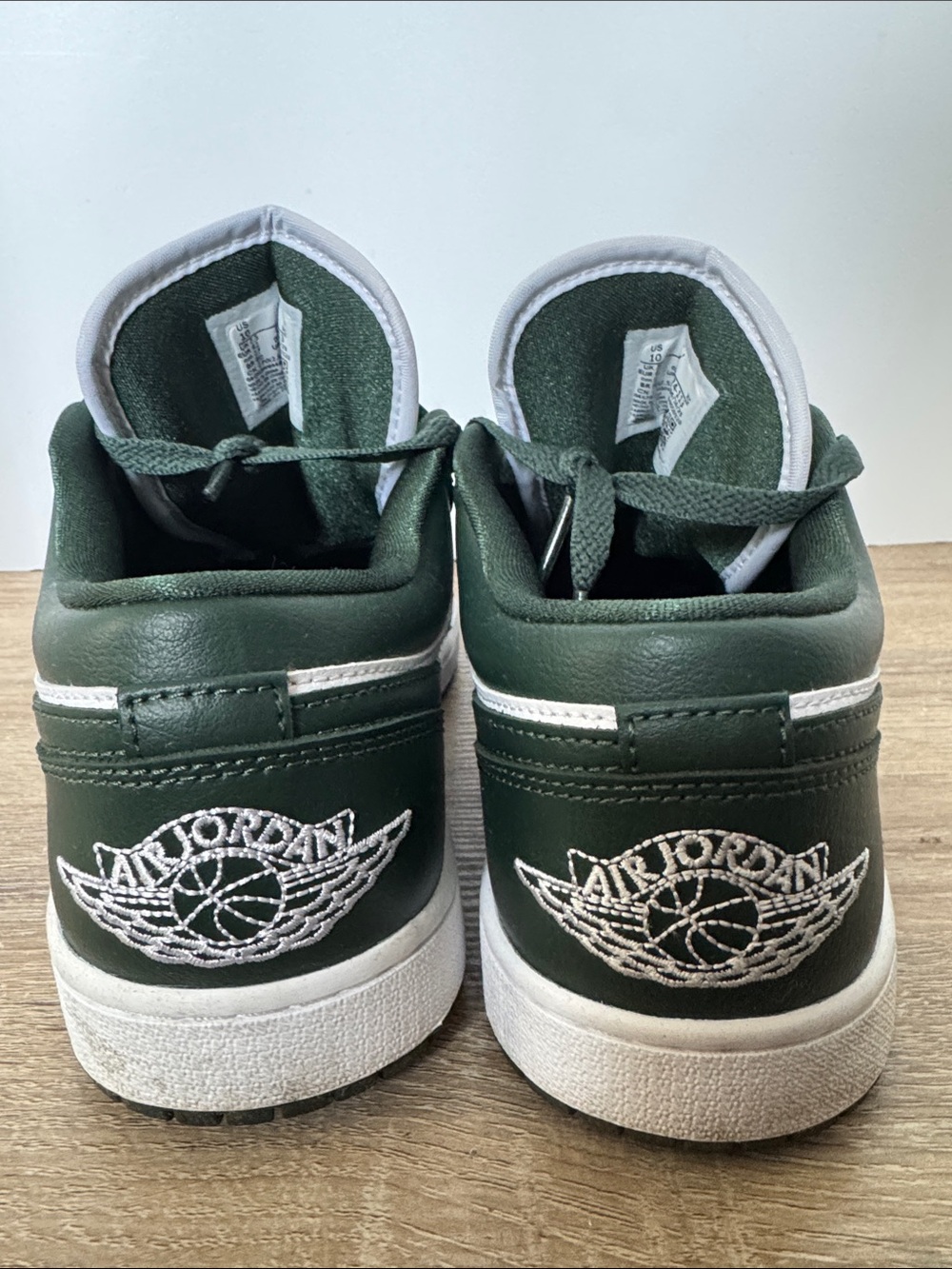 Jordan 1 Low WMNs Galactic Jade - Picture 3 of 4